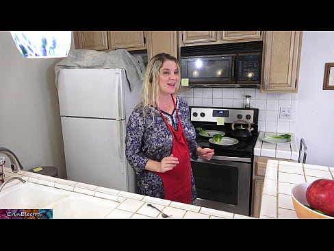 ❤️ Madrastra ordeñándole en la cocina antes de su cita ❤ Video de porno en es.sexindrag.ru ❌️❤️❤️❤️❤️❤️❤️❤️